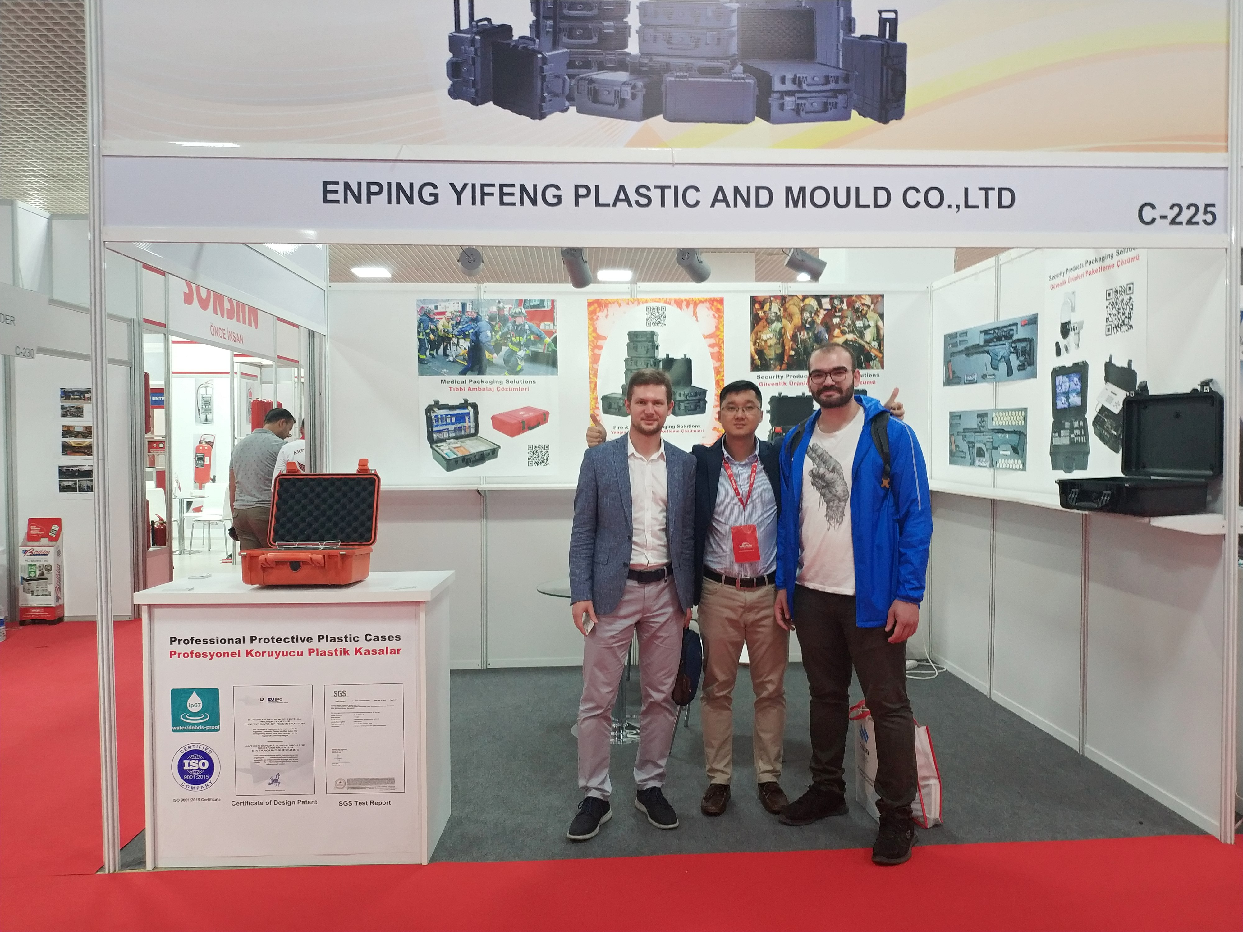 Feria comercial ISAF